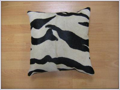 Подушка Тигр черно-белый 2010 г инфо 9859b.